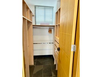 HERMOSO APARTAMENTO AMOBLADO EN EL POBLADO EN SAN FERNANDO PLAZA