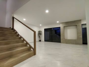CASA EN VENTA PARQUE SANTIAGO LOMAS DE ANGELOPOLIS II