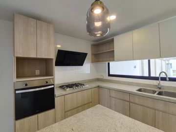 CASA EN VENTA PARQUE SANTIAGO LOMAS DE ANGELOPOLIS II
