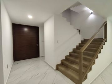 CASA EN VENTA PARQUE SANTIAGO LOMAS DE ANGELOPOLIS II