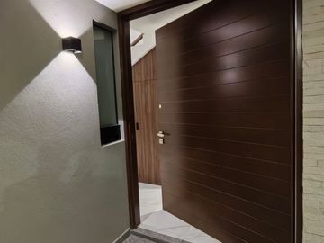 CASA EN VENTA PARQUE SANTIAGO LOMAS DE ANGELOPOLIS II