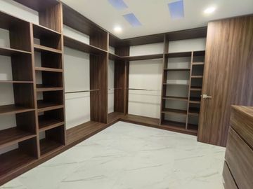 CASA EN VENTA PARQUE SANTIAGO LOMAS DE ANGELOPOLIS II