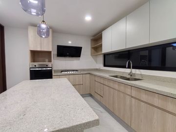 CASA EN VENTA PARQUE SANTIAGO LOMAS DE ANGELOPOLIS II