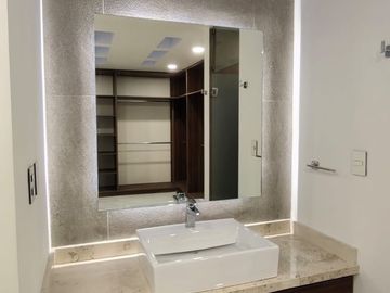 CASA EN VENTA PARQUE SANTIAGO LOMAS DE ANGELOPOLIS II