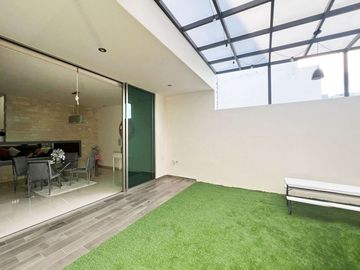 CASA EN VENTA CON RECÁMARA EN PB. FRACC. PASEO DEL PARQUE CON CASA CLUB, GIMNASI
