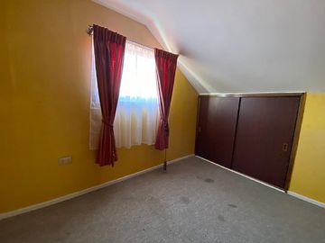 Se vende casa de dos pisos en Villa Chillán