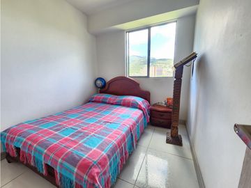 VENTA APARTAMENTO EN NIQUIA,  PISO ALTO.