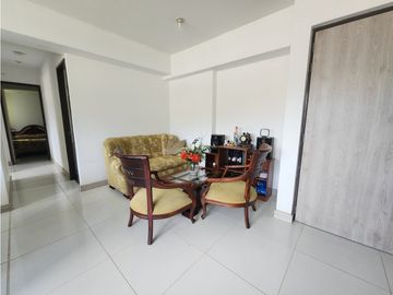 VENTA APARTAMENTO EN NIQUIA,  PISO ALTO.