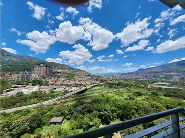 VENTA APARTAMENTO EN NIQUIA,  PISO ALTO.