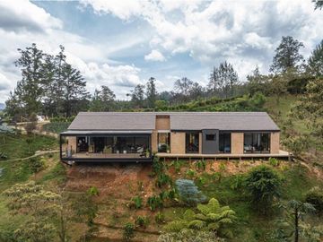 VENTA HERMOSA CASA CAMPESTRE EN EL RETIRO