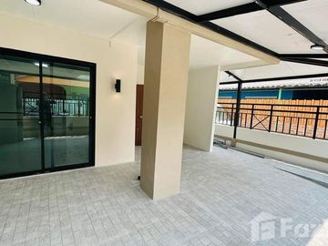 2 Bedroom Townhouse for sale in Khlong Sam, Pathum Thani