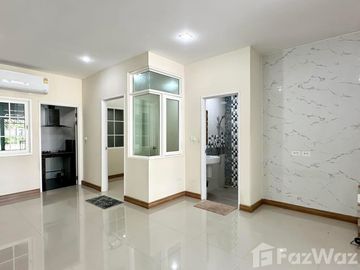 4 Bedroom Townhouse for sale at Golden Town Wongsawang-Khae Rai