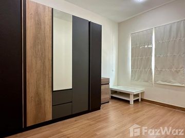 4 Bedroom Townhouse for sale at Golden Town Wongsawang-Khae Rai