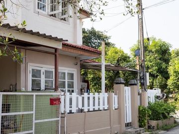 3 Bedroom Townhouse for sale at Baan Pluem 1