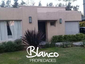 Casa en Venta en Santa María de los Olivos, Malvinas Argentinas, G.B.A. Zona Norte, Argentina