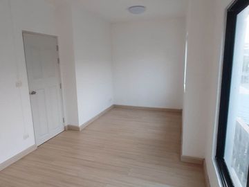 3 Bedroom Townhouse for sale at Baan Pruksa 52/1