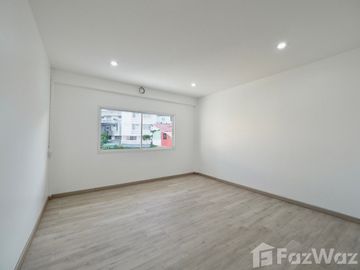 2 Bedroom Townhouse for sale at Baan Paparnakorn