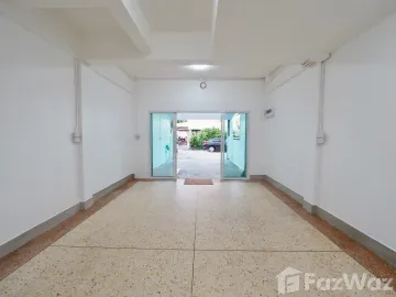 2 Bedroom Townhouse for sale at Baan Paparnakorn