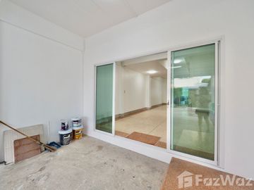 2 Bedroom Townhouse for sale at Baan Paparnakorn