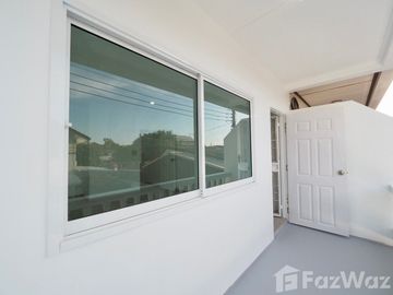 2 Bedroom Townhouse for sale at Baan Paparnakorn