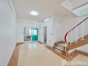 2 Bedroom Townhouse for sale at Baan Paparnakorn