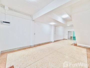 2 Bedroom Townhouse for sale at Baan Paparnakorn