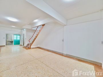 2 Bedroom Townhouse for sale at Baan Paparnakorn