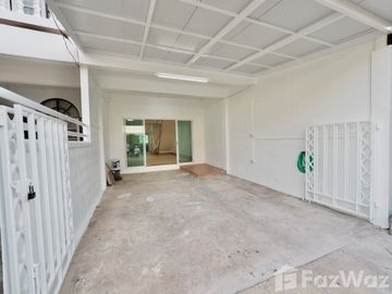 2 Bedroom Townhouse for sale at Baan Paparnakorn
