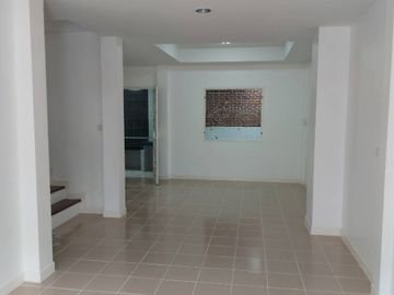 3 Bedroom Townhouse for sale at Sinsap 1