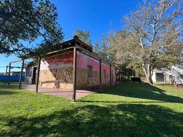 Casa en venta - 3 Dormitorios 2 Baños - 130.000Mts2 - Verónica