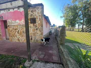 Casa en venta - 3 Dormitorios 2 Baños - 130.000Mts2 - Verónica