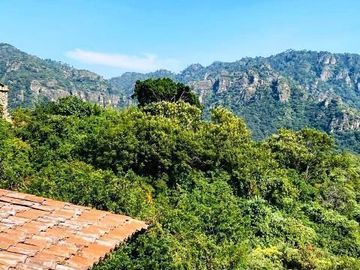 CASA QUETZAL, TEPOZTLÁN, Impresionante Casa Estilo Colonial Moderno.