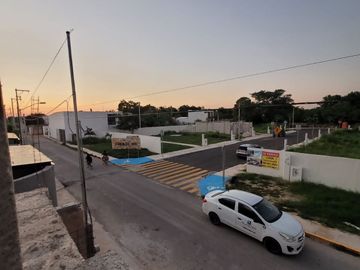 Townhouse en PREVENTA de 2 Recámaras con Piscina en Cholul, Mérida