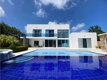 Hermosa finca amoblada de 2.900m2 en venta Rozo Palmira Valle Colombia