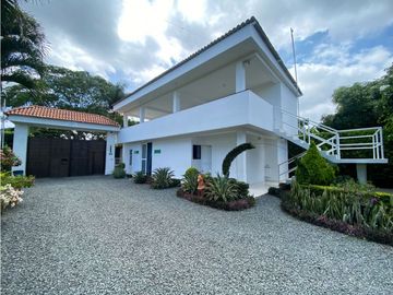 Hermosa finca amoblada de 2.900m2 en venta Rozo Palmira Valle Colombia
