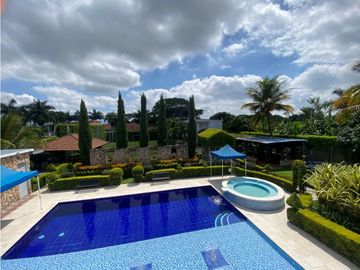 Hermosa finca amoblada de 2.900m2 en venta Rozo Palmira Valle Colombia