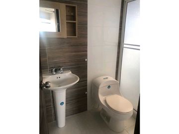 Apartamento en venta o arriendo en la castellana