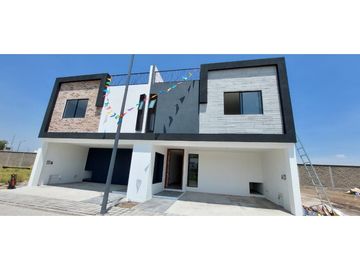 Casa En Venta Dentro De Fraccionamiento Monterreal, cerca Cholula