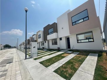 Casa En Venta Zona Lomas Del Valle, CU, 10 MIN BUAP