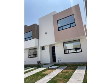 Casa En Venta Zona Lomas Del Valle, CU, 10 MIN BUAP