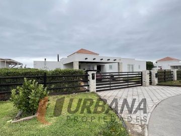 VENTA RESIDENCIA EXCLUSIVA EN SERENA GOLF