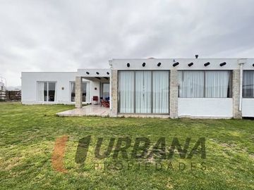 VENTA RESIDENCIA EXCLUSIVA EN SERENA GOLF