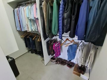 Venta Departamento 2 ambientes Muñiz. Excelente calidad, con vestidor y cocina integrada. Luminoso
