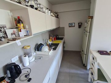 Venta Departamento 2 ambientes Muñiz. Excelente calidad, con vestidor y cocina integrada. Luminoso