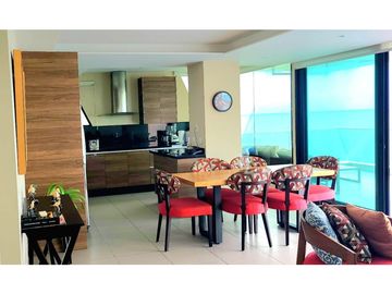 En venta lujoso departamento en edf. Poseidón en Manta Ecuador.