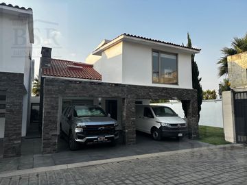 CASA EN VENTA EN RESIDENCIAL LAS BARCENAS EN METEPEC