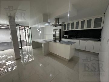 CASA EN VENTA EN RESIDENCIAL LAS BARCENAS EN METEPEC