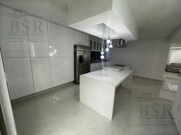 CASA EN VENTA EN RESIDENCIAL LAS BARCENAS EN METEPEC