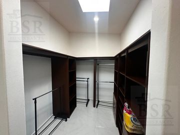 CASA EN VENTA EN RESIDENCIAL LAS BARCENAS EN METEPEC