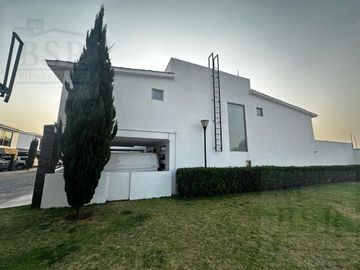 CASA EN VENTA EN RESIDENCIAL LAS BARCENAS EN METEPEC